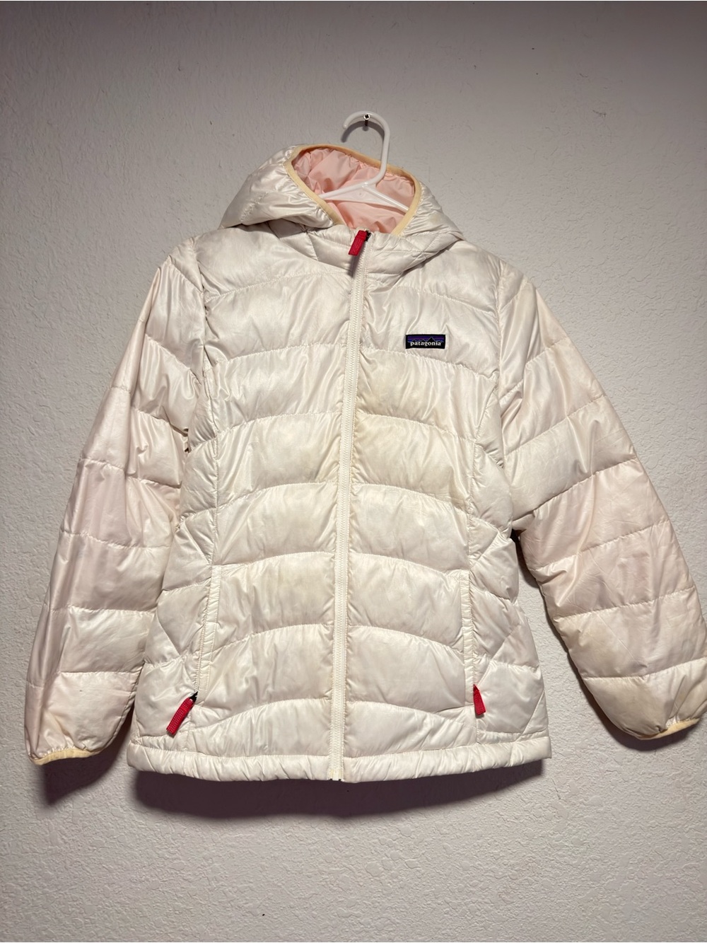 Patagonia Cream Hooded Puffer Jacket with Pink Lining and Red Accents